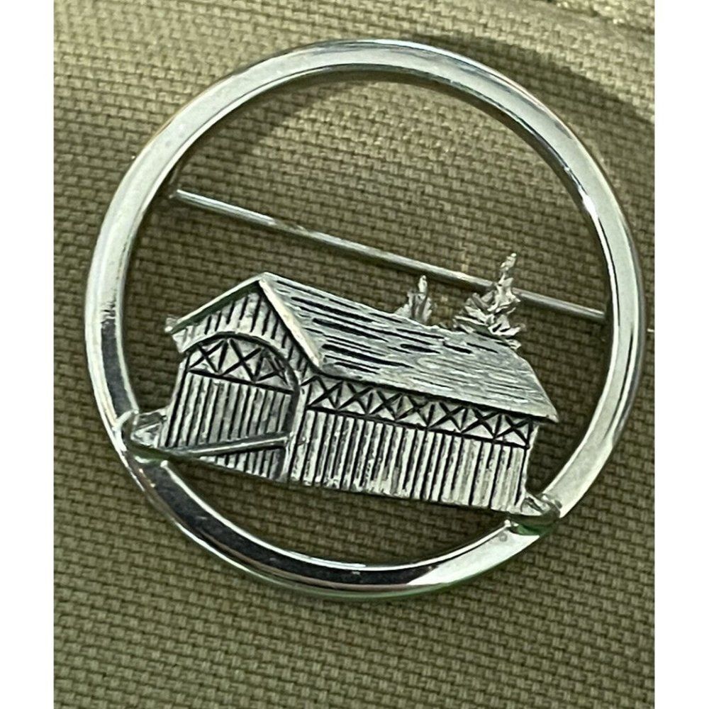 Vintage Silver Tone Covered Bridge Farmhouse Barn Circle Brooch Pin Flare